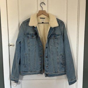 Universal Thread Sherpa Lined Light Wash Denim Jacket